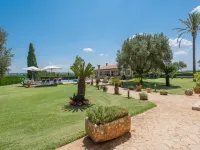 Can Colis - Villa With Private Pool In Sa Pobla Hoteles en Sa Pobla
