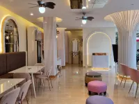 Victoria Inn Hotels in Mapanget