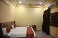 Saraswati Luxurius Home Stay Отели в г. Айодхья