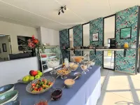 MINT Express Melrose View - Desayuno
