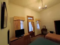 Hotel Halley Hotels in Vicuna