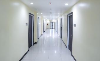 Parkside Star Hotel Jayapura - Housity