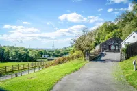 The Barn - 4 Bedroom - Tyn-Y-Coed Farm - Cardiff - جاكوزي