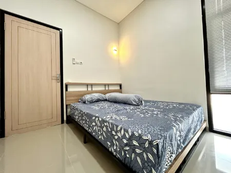 Candramaya Guest House Отели в г. Понорого