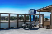 Silver Surf Motel