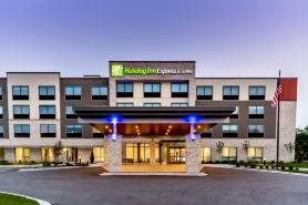 Holiday Inn Express & Suites MILWAUKEE – WEST ALLIS by IHG