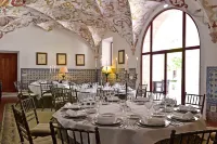 Pousada Convento de Vila Viçosa – Historic Hotel - Parking