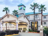 Holiday Inn Express & Suites LAKE CHARLES by IHG Hotels near North Beach