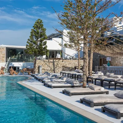 Myconian Utopia Relais & Chateaux Hôtels à proximité de : Paralia Agrari