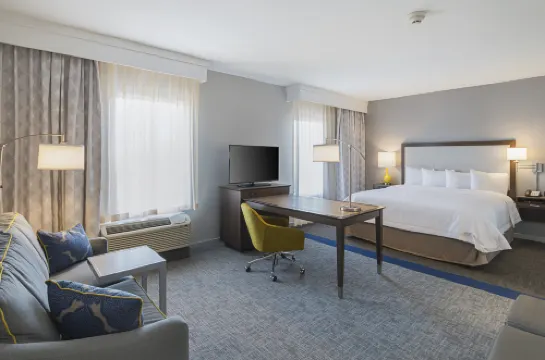 แฮมป์ตัน อินน์แอนด์สวีท คอลลีย์วิลล์ สนามบิน DFW เวสต์