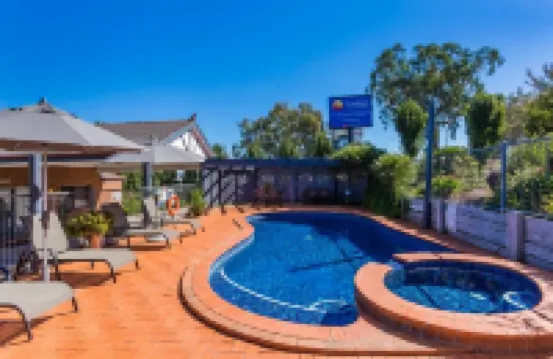 Blazing Stump Motel & Suites