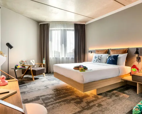 Moxy Hamburg - Finkenwerder Hotels near Cranz