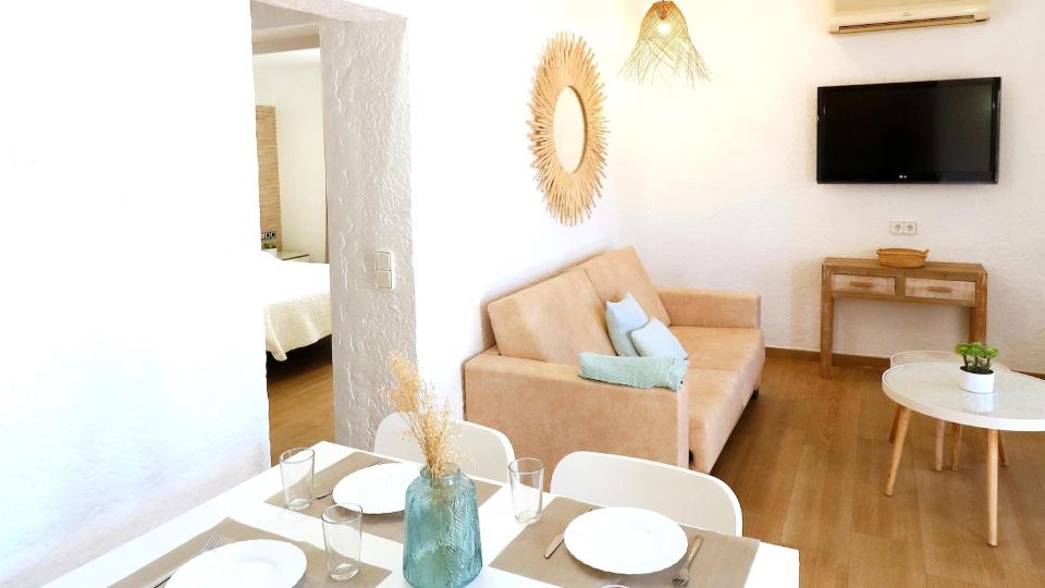 Naika Studios & Apartments