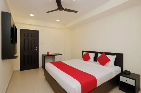โรงแรม ทราเวลเลอร์ อินน์ ลัคเนา โรงแรมใกล้ศูนย์การค้าฟันรีพับลิก