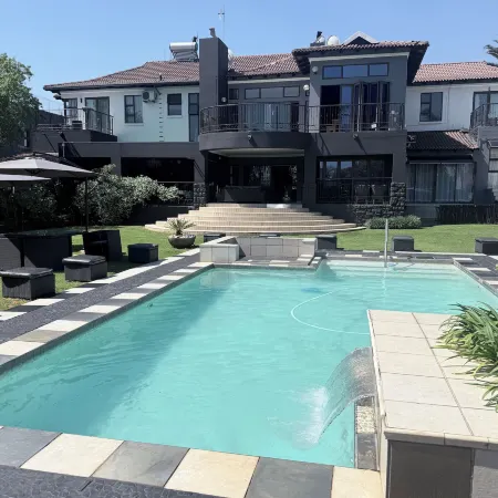 Africa Paradise Airport Boutique Hotel