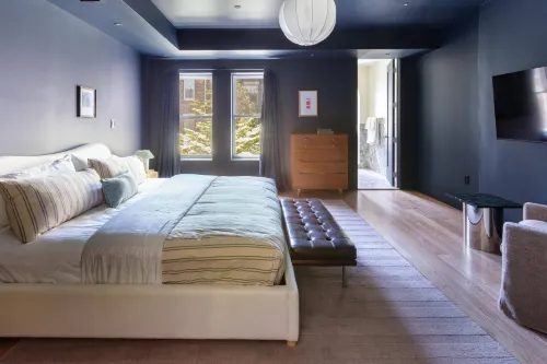 Massive NYC Brownstone w/Patio Các khách sạn ở Edgewater