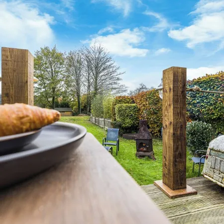 Rustic and Quirky Comfortable Cottage with Hot Tub