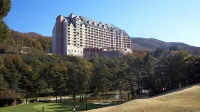 Yangji Pine Resort - Mountain view