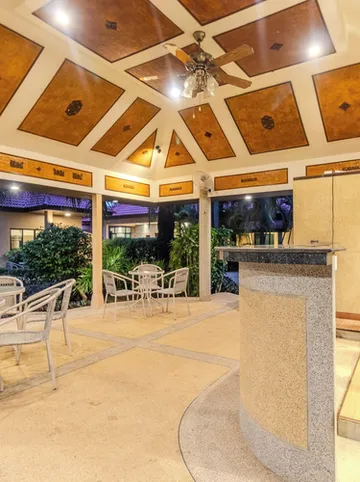 รูปภาพของบังกะโลในรีสอร์ตเล็กๆ ที่เงียบสงบ วี247