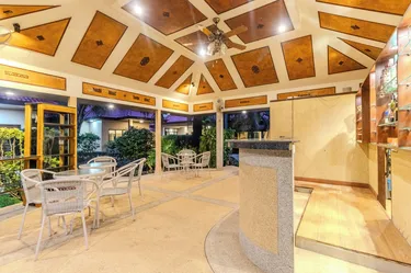 รูปภาพของบังกะโลในรีสอร์ตเล็กๆ ที่เงียบสงบ วี247