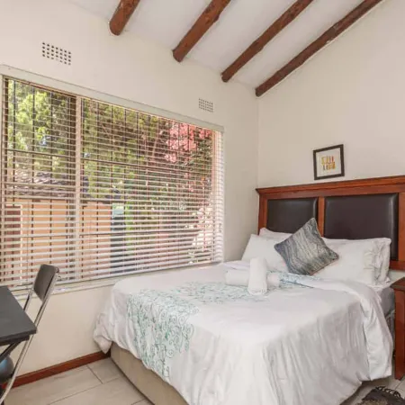 Birdsong in Sandton and Charming Townhouse Retreat