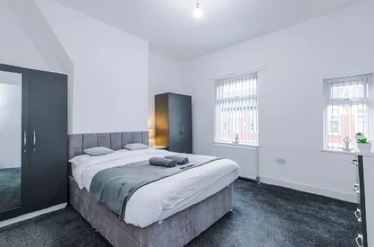 Cosy 2 bed house - 15 minutes from City