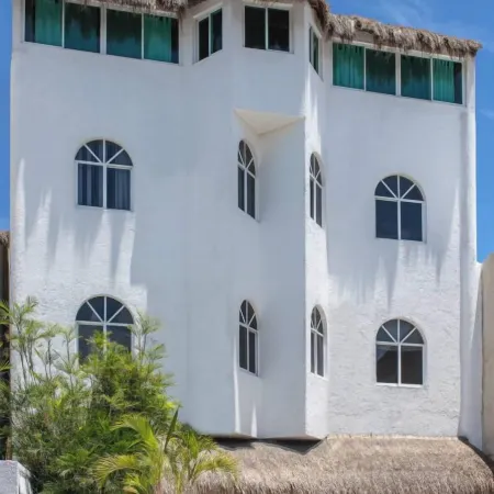 Studios walking distance to the beach