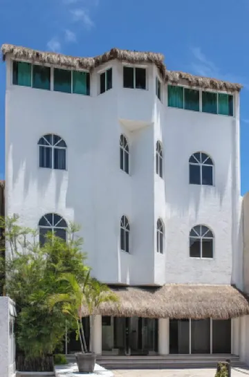 Studios walking distance to the beach