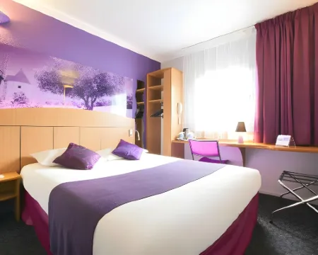 Kyriad Arles โรงแรมในอาร์ล