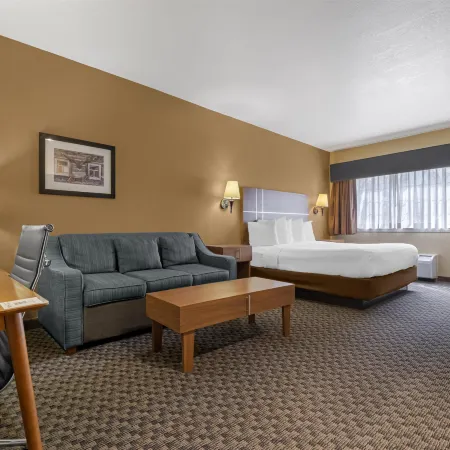 Best Western Plus Shamrock Inn Suites