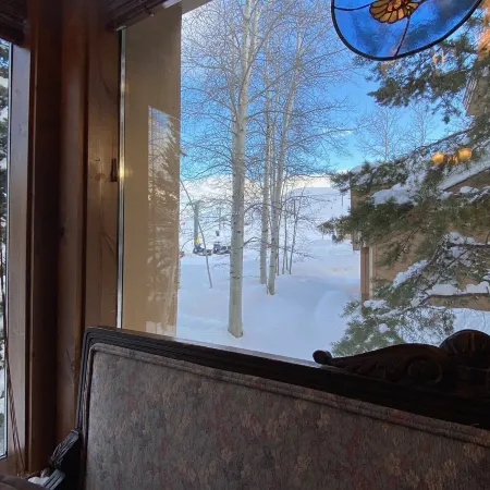 Snow Creek 1551 - Ski-in/ski-out + Pool & Hot Tub