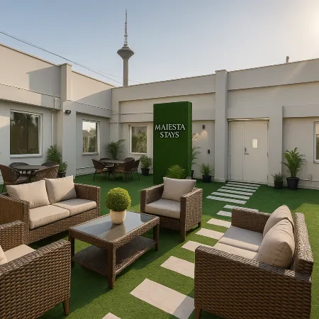 Hotel Leo Saffron - Pitampura Отели рядом с достопримечательностью «Северный Дели»