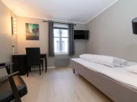 Pensjonat Jarlen Hotels near Sverresborg
