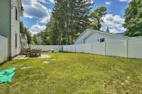 Downtown Retreat w/ Grill, Fire Pit & Wet Bar - Pet friendly