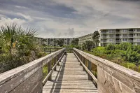 St. Augustine Beach Condo w/ Patio & Pool Access! - Wifi