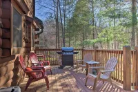 Lake Lure Log Cabin w/ Grill, Near Hiking! - 3성급