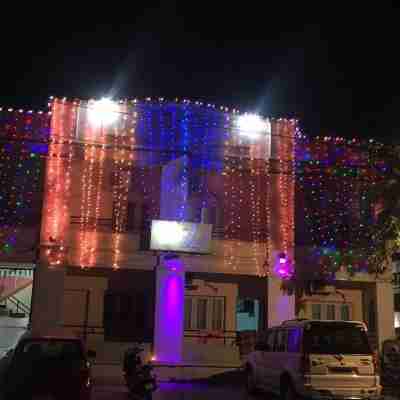 Hotel Comfort Holiday Hotel Exterior