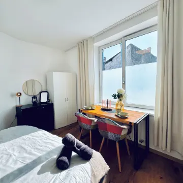 Comfortable Room Near Kaufpark Alterlaa Отели рядом с достопримечательностью «23. Лизинг»