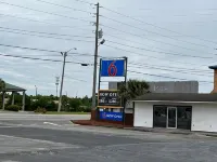Motel 6 Cordele, GA - 2-Star