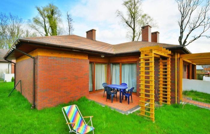 Spacious Holiday Home with Private Garden