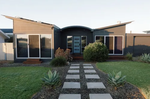 Offshore Beach House - Wi-fi & linen included Hotels in Goolwa