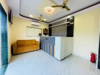 Riverside Retreat Dombivli - Swimming Pool - Couple Friendly - Comfortable Stay - Pools