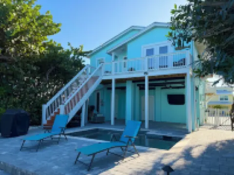 Island Cottage in Quaint Matlacha Florida. Amazing island life is a click away…