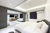 Suncheon Sloth Hotel - ที่มีที่จอดรถ