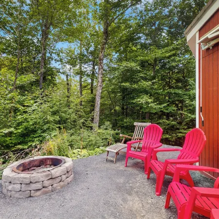 Tiny House at Sugarbush North: Adventure Hub!