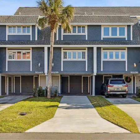Steps to the Beach - 3Br Ocean View