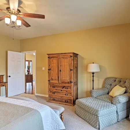 Round Rock Lakefront Home w/ Water Toys & Fire Pit