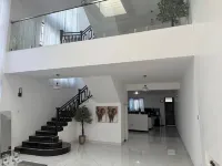 Deluxe Nairobi, Kenya