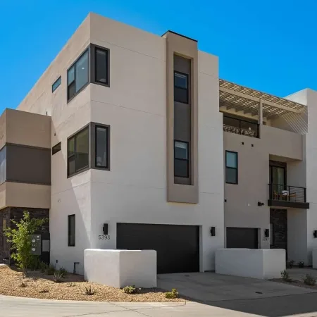 A Bit of Paradise 7 Bedroom Townhouse