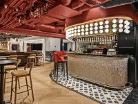 Radisson Red Auckland Hoteles cerca de Torre del Cielo